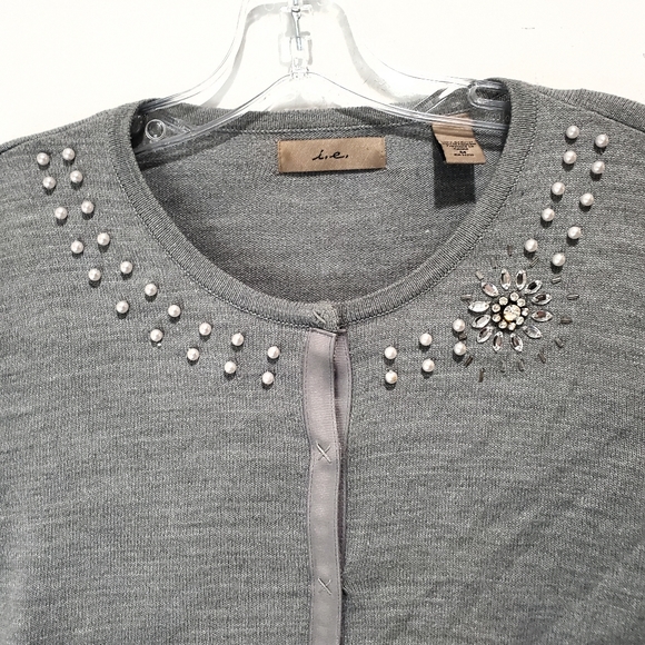 i.e. Grey Long Sleeve Snap Closure Cardigan Sweater Size M Embellished Neckline - Picture 3 of 9